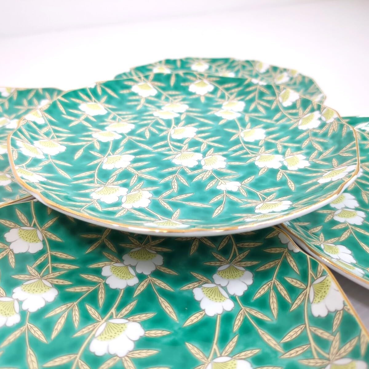 有田焼　明国窯　金彩花文様　輪花　古伊万里　中皿　5枚セット　銘々皿　大皿　色絵 有田焼 明国窯 金彩 花文様 輪花 古伊万里 銘々皿 5枚組